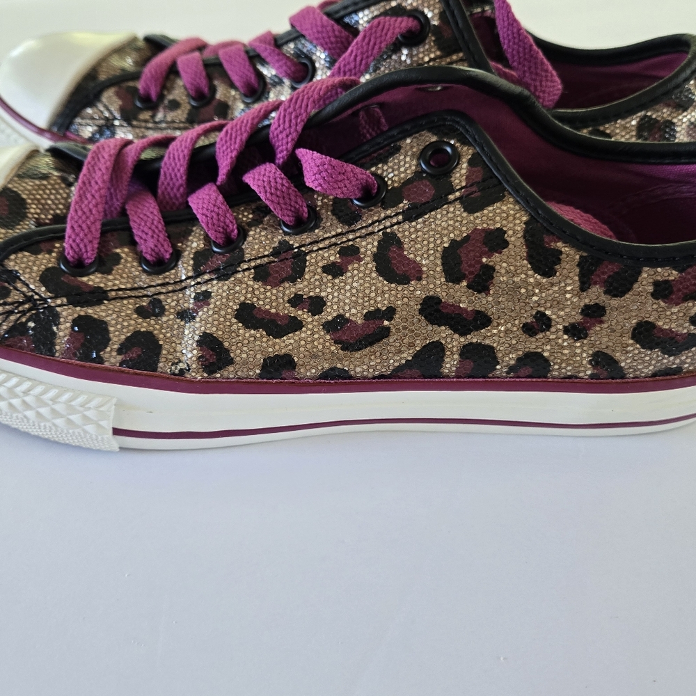 Womens/Big Kids size 5 Converse Cheetah print sneaker- New Without Tag/Box